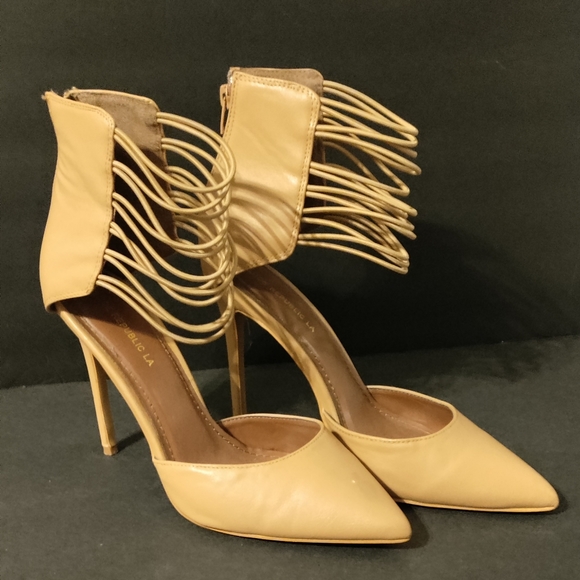 Shoes - Picture 2 of 4